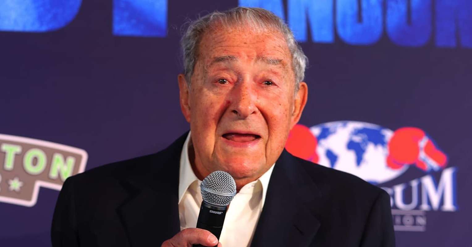Bob Arum Is Convinced ‘The Greatest Of All Time’ Is Still Boxing Today: “It’s Scary What He Does”